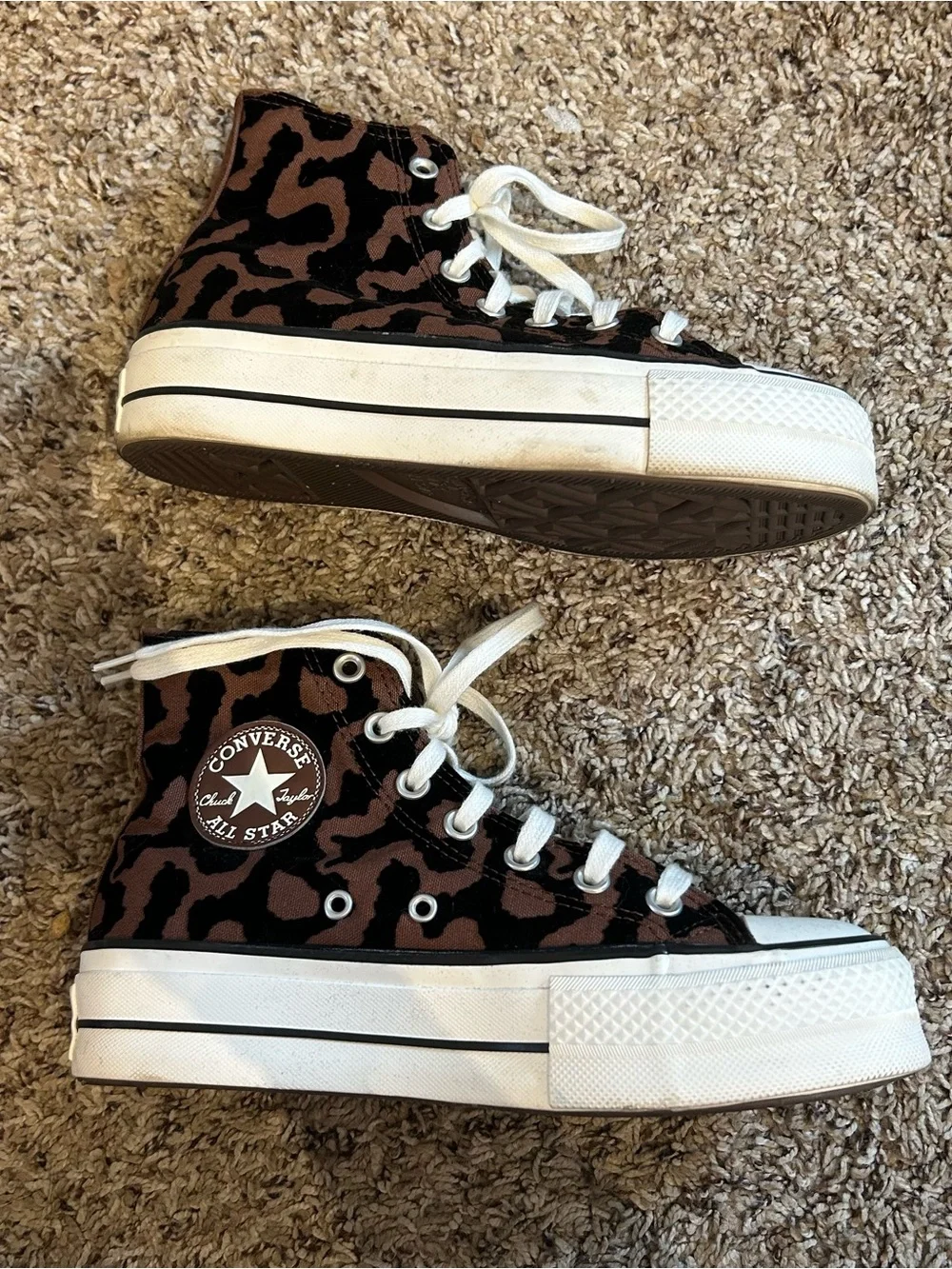 Converse Chuck Taylor All Star Lift Platform hi tops sneakers in Leopard Remix